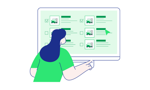 Person vergleicht Umzugsunternehmen online mithilfe einer Checkliste Umzug